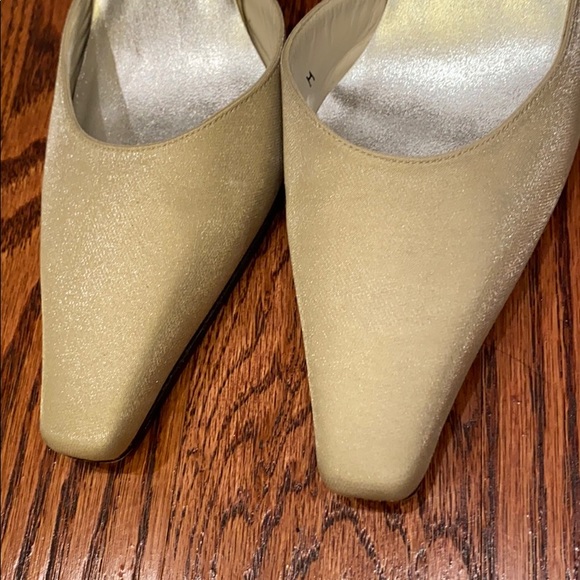 Stuart Weitzman champagne formal shoes - Picture 7 of 7